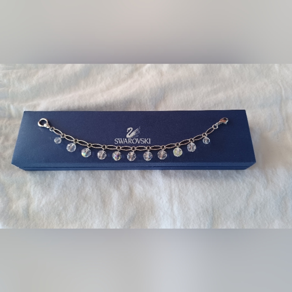 Authentic Swarovski Crystal SPARKLE ball bracelet beautifully elegant! NEW
